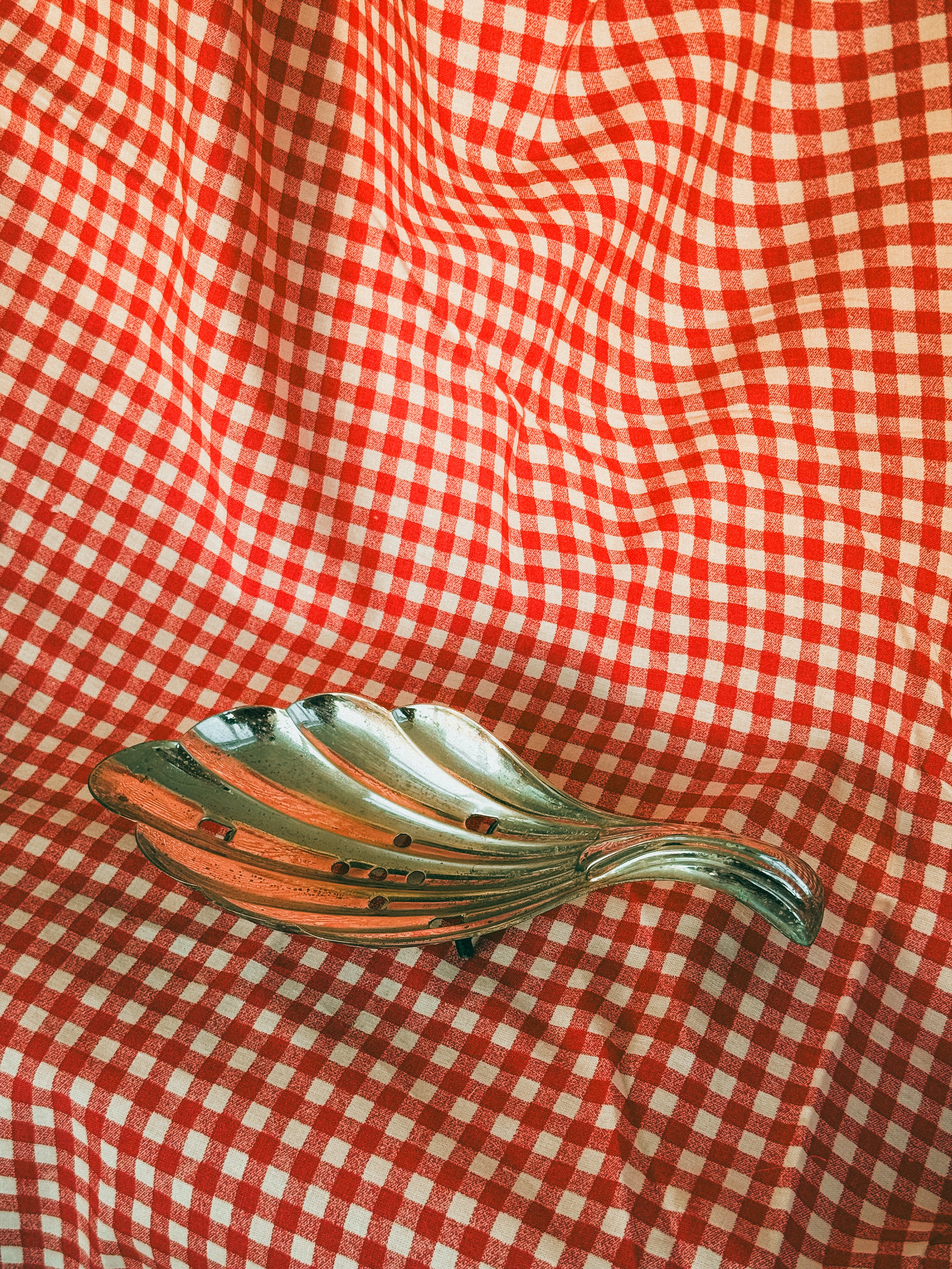 Vintage chrome clamshell soap dish, 1950s–70s
