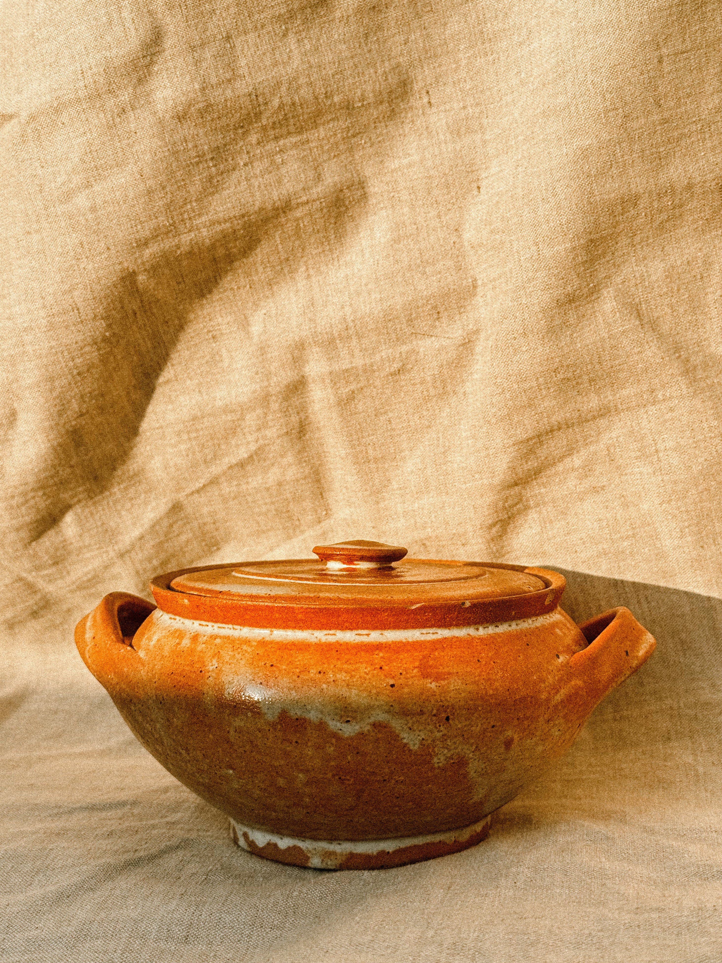 HN025 | Handcrafted stoneware tureen, c. 1970