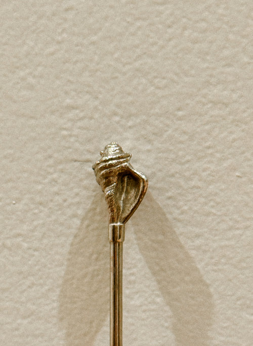 Colher decorativa com concha esculpida, c. 1950