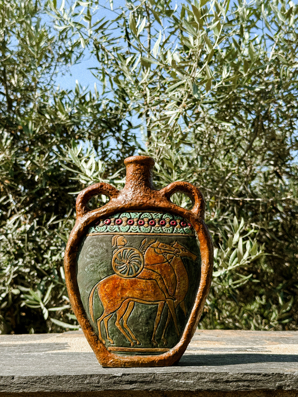 HN016 | Plaster vase prop RR Renglet, Brussels, sec. XX