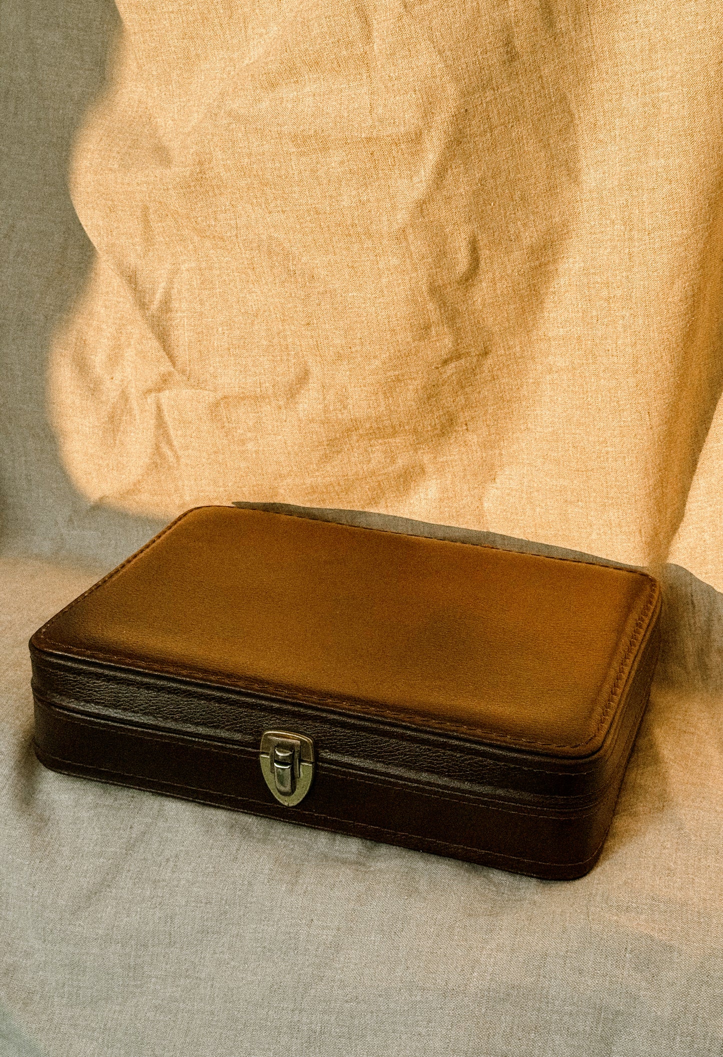 HN015 | Estojo de toilette em metal cromado, 1940