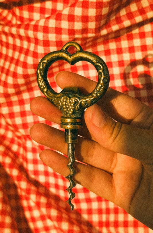 Saca-rolhas em latão ornamentado, c. 1950