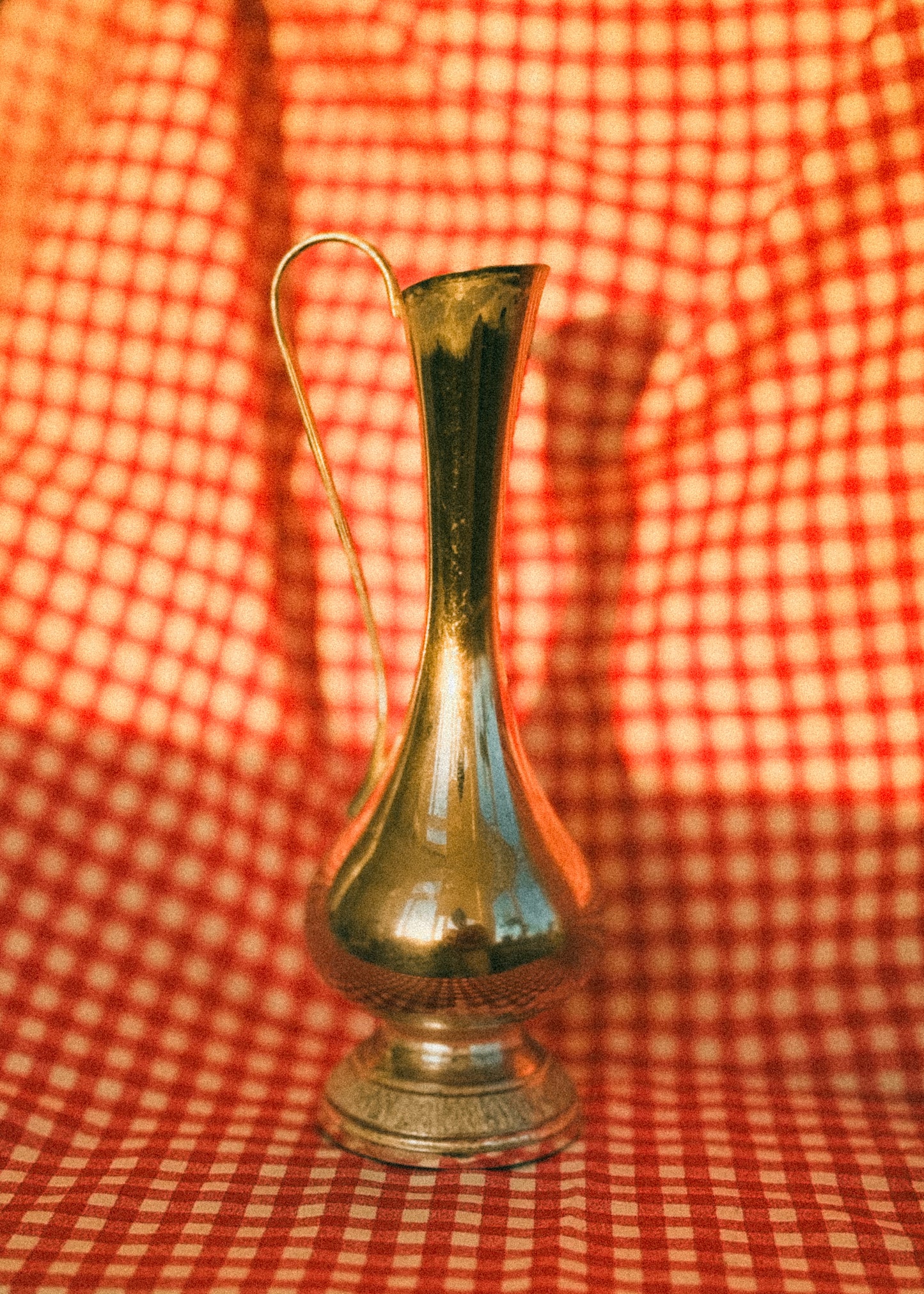 Jarra decorativa em metal cromado, anos 1970–80