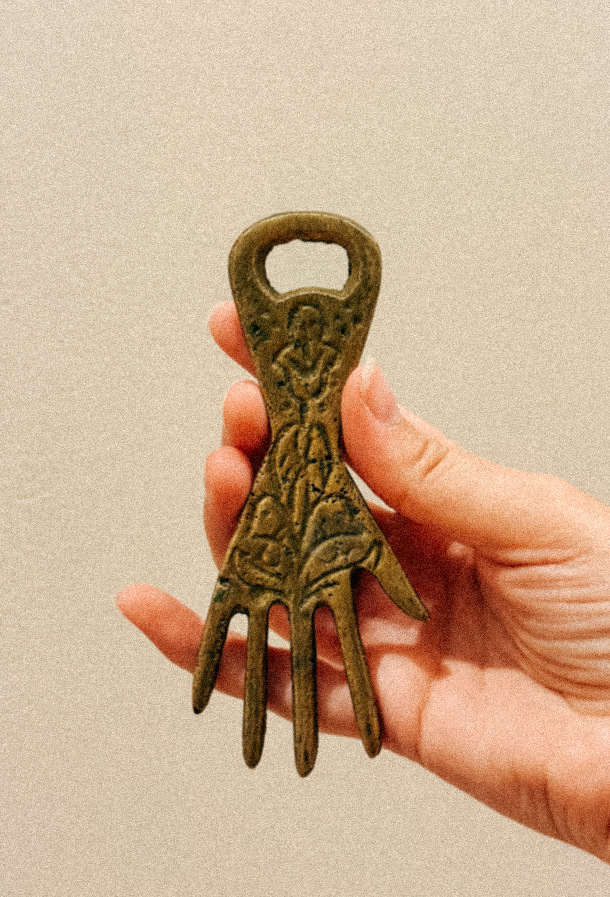 Abridor de garrafas esculpido, 1970s