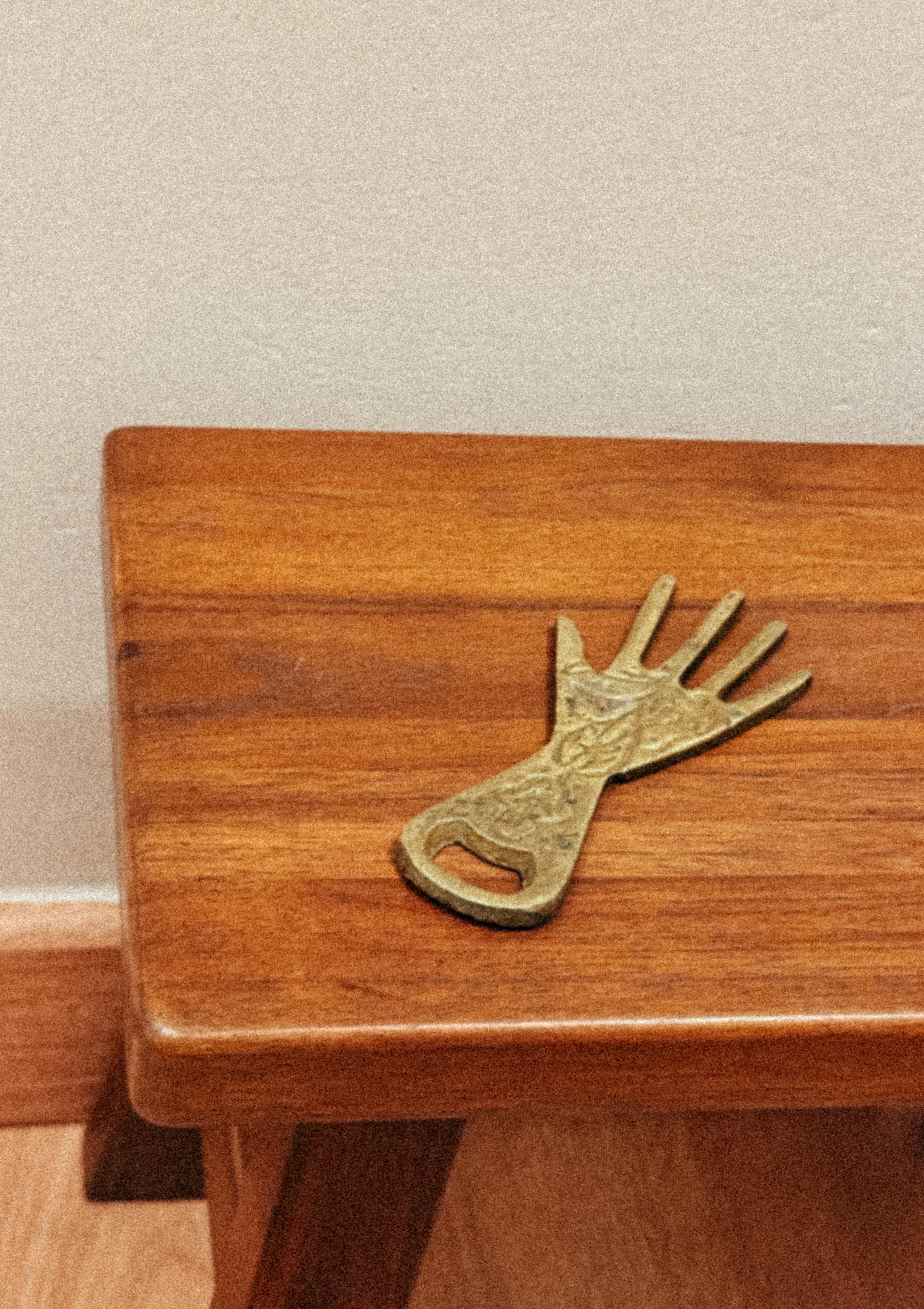 Abridor de garrafas esculpido, 1970s