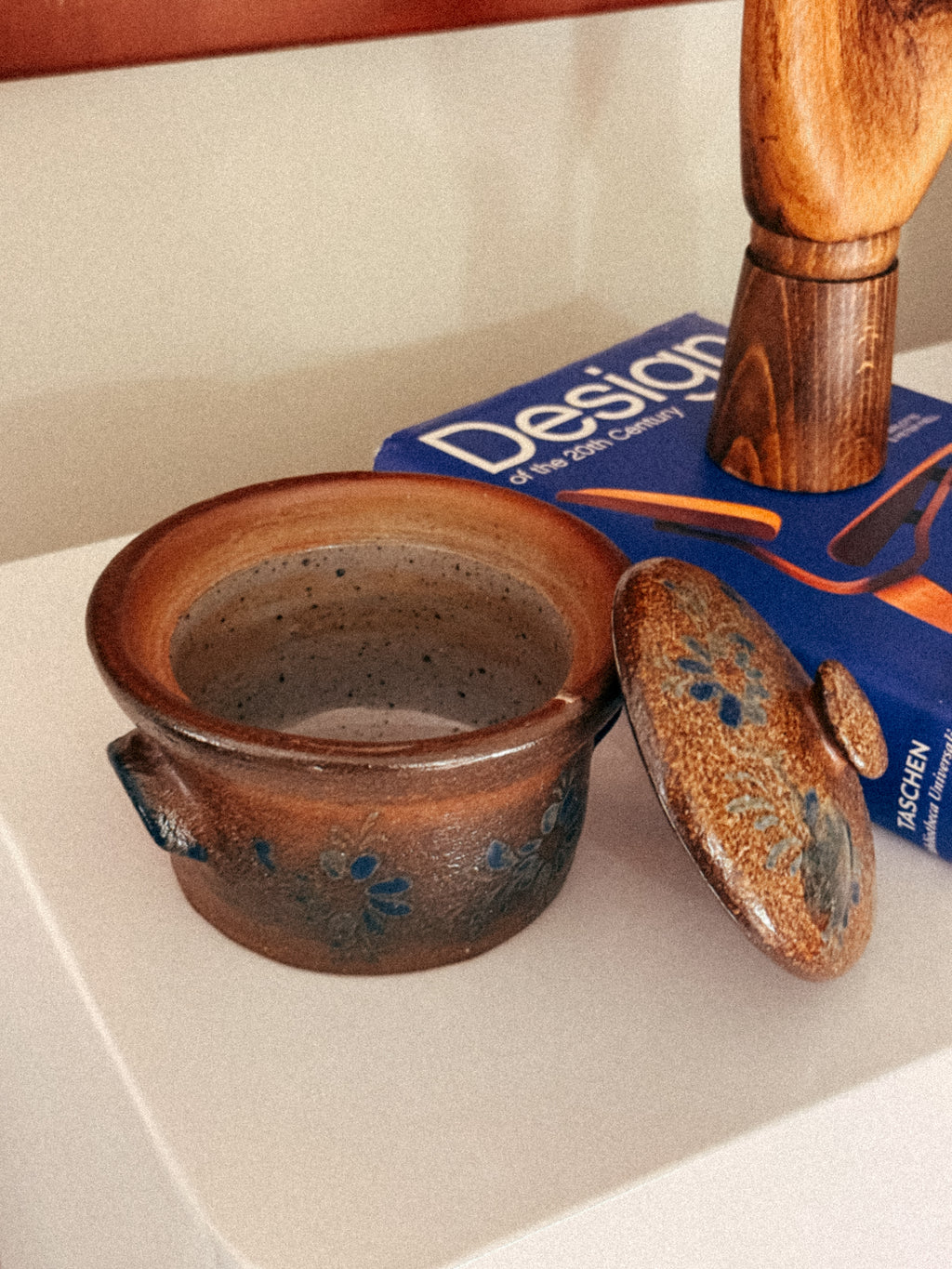 Pote com tampa em cerâmica vidrada, séc. XX