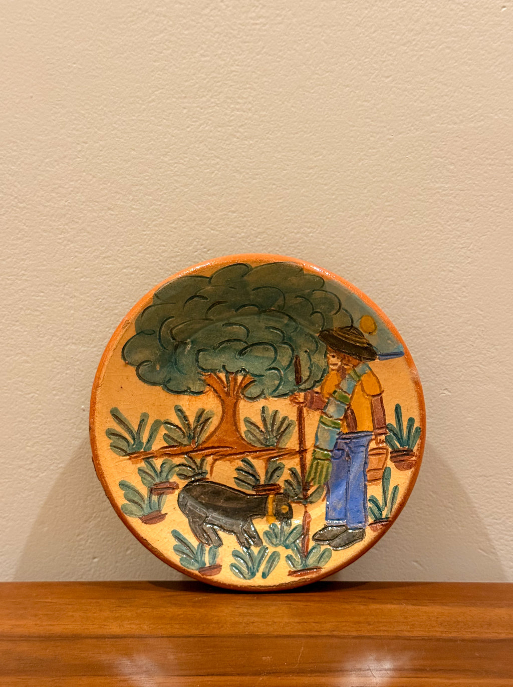 Prato decorativo em cerâmica figurativa, Redondo, séc. XX