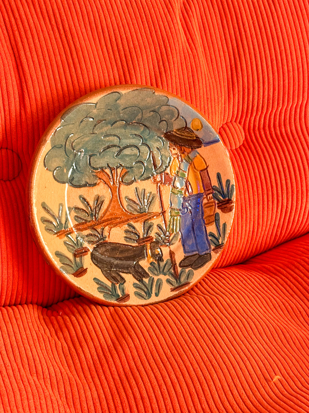 Prato decorativo em cerâmica figurativa, Redondo, séc. XX