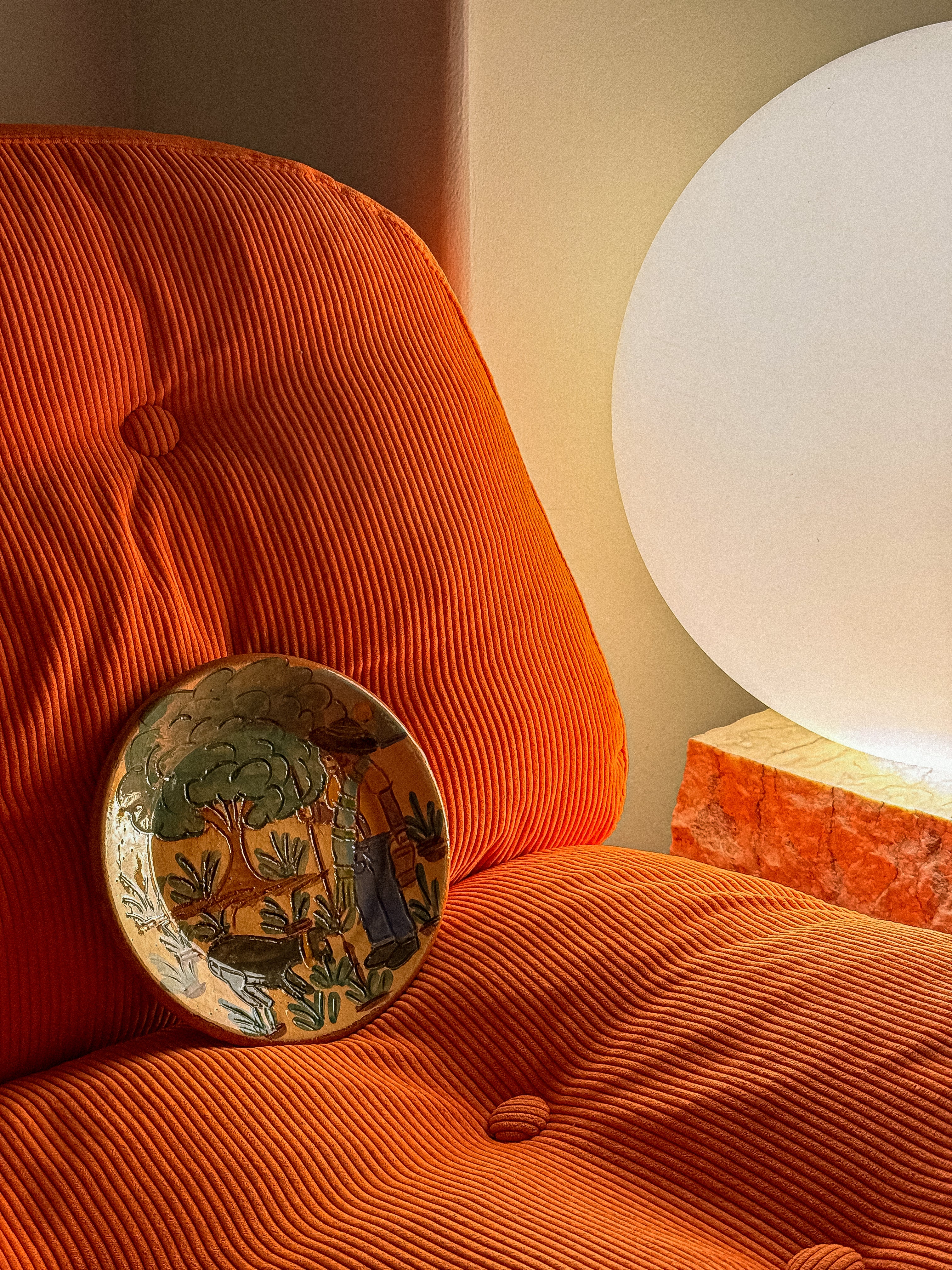 Prato decorativo em cerâmica figurativa, Redondo, séc. XX