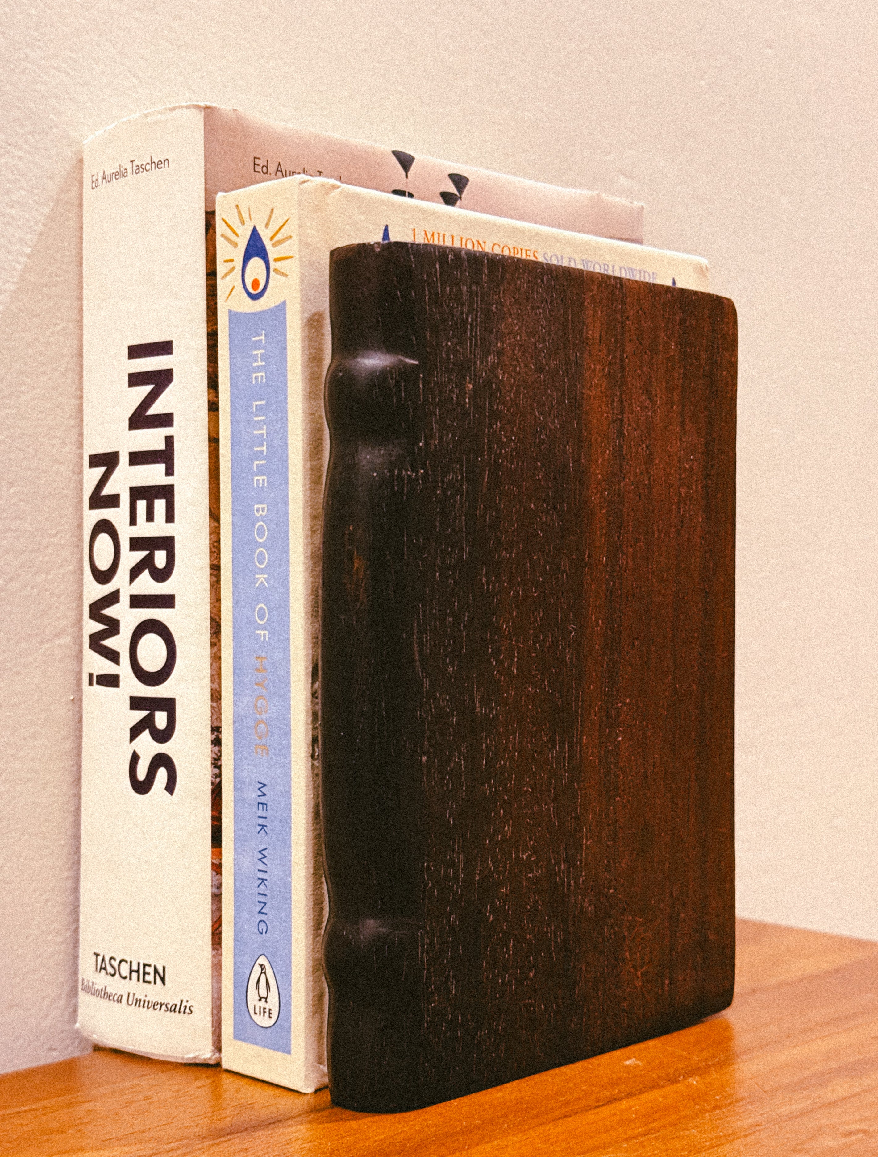 Suportes para livros em madeira maciça, séc. XX