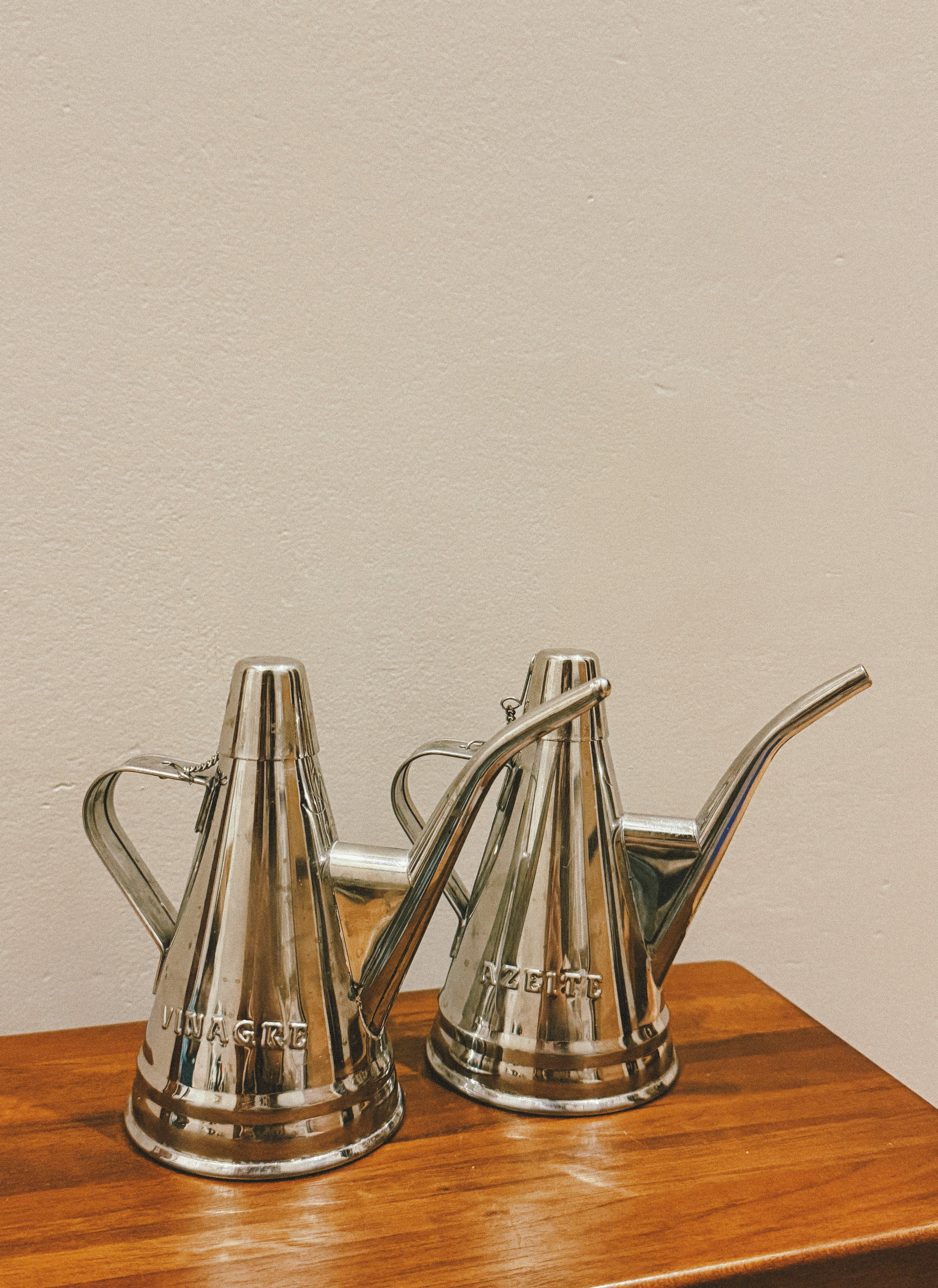 Par de galhetas azeite e vinagre em inox, séc. XX