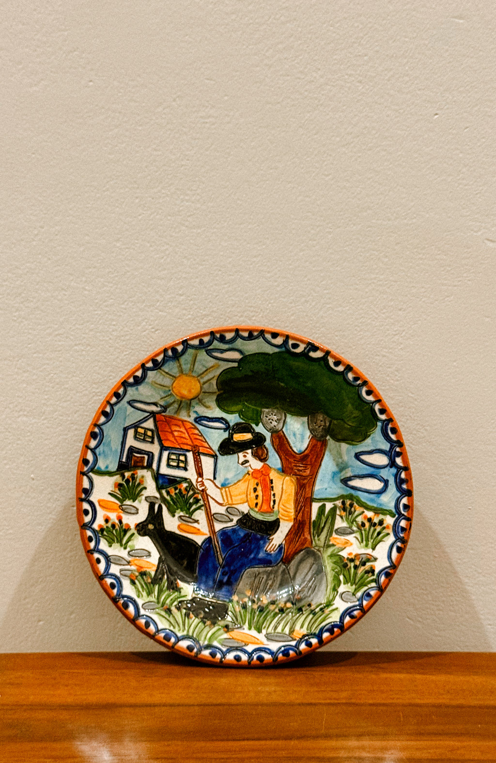 Prato decorativo em cerâmica figurativa, Redondo, séc. XX